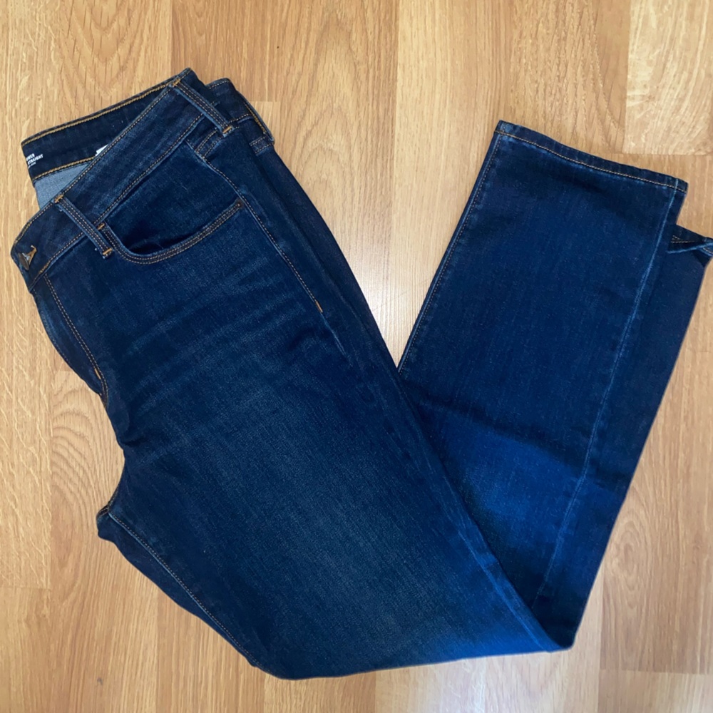 ✰NWOT Old Navy Power Slim- Straight Mid- Rise Denim Size 12✰